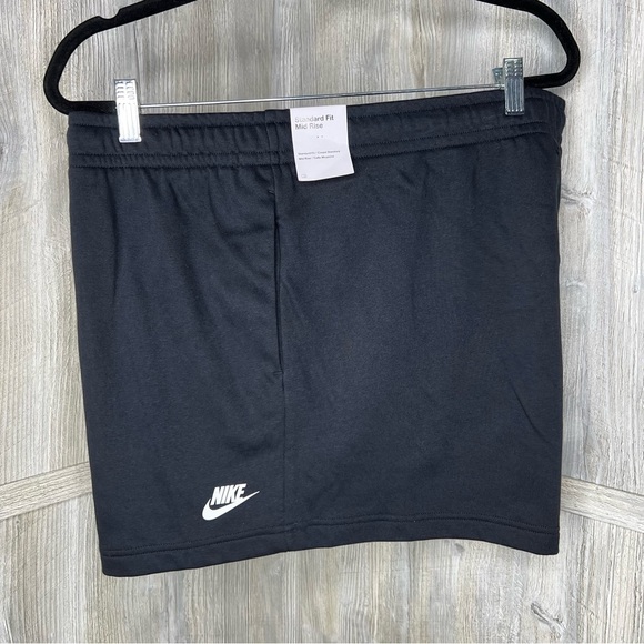 Nike Club Fleece Shorts - Picture 2 of 4